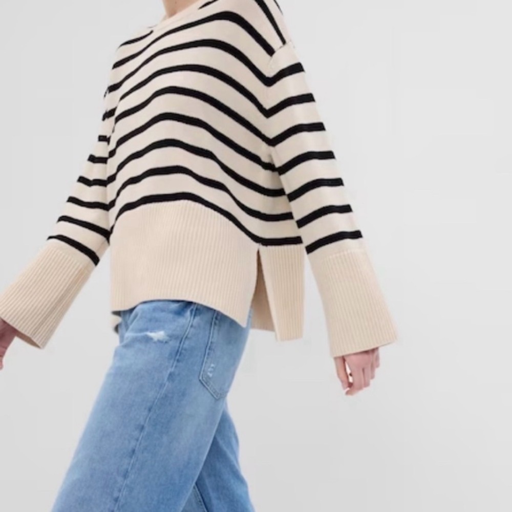 GAP Cream and Black Big Sleeve Knit Sweater